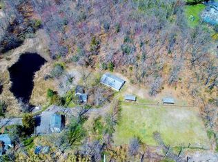 6 Whitney Ln, Woodbury, NY 11797