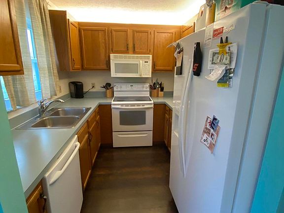 3rd image of 2745 SW Feroe Ave
