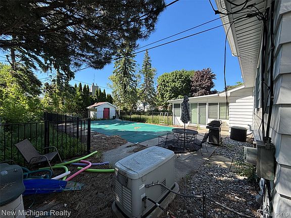 3rd image of 1828 Kennelworth Dr