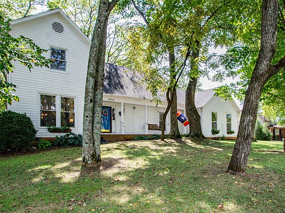 2nd image of 2712 Shannon Dr