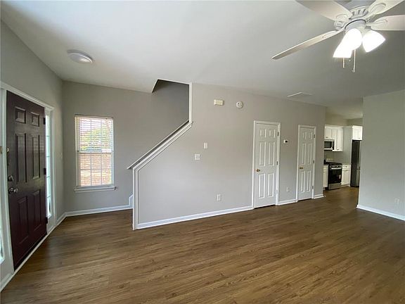 4th image of 677 Kenridge Dr