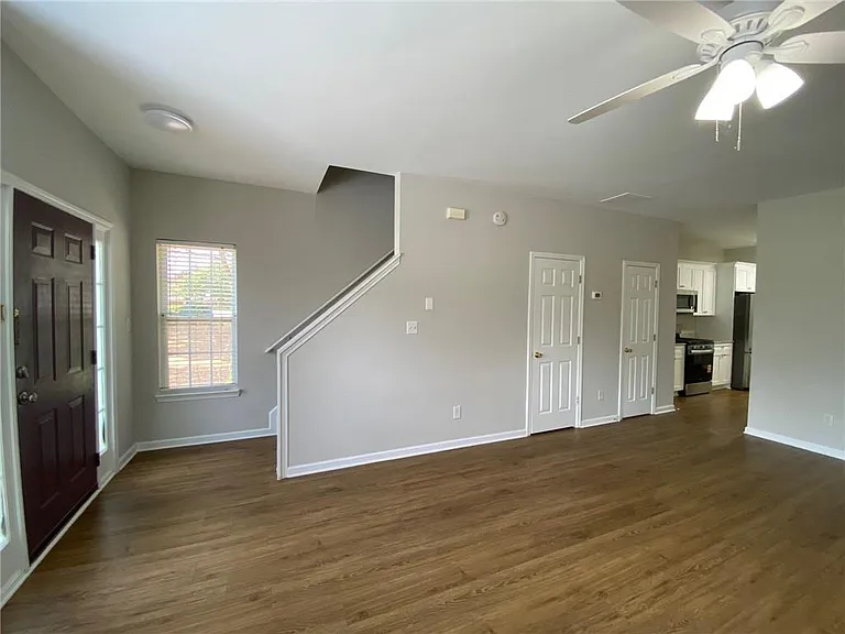677 Kenridge Dr — Photo 5