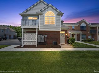 28348 Adler Park Dr S, Chesterfield, MI