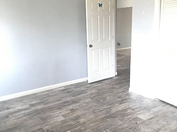 5th image of 1001 Roselawn Ave