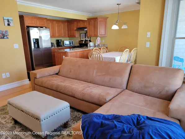 27 Broadway, Point Pleasant Beach, NJ 08742