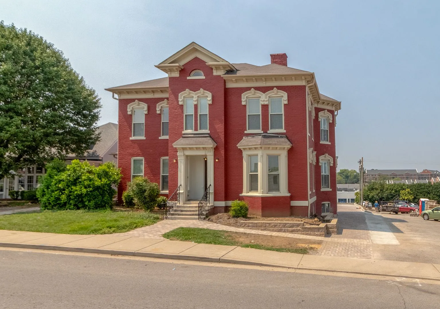 305 Main St — Photo 2