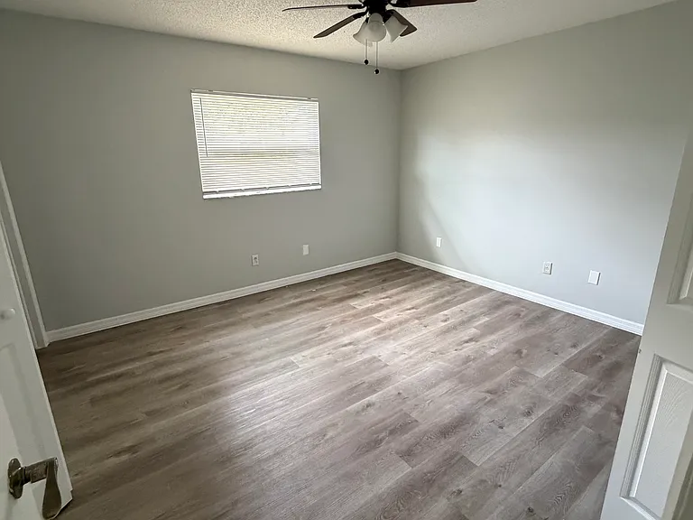 4720 E Linebaugh Ave — Photo 8