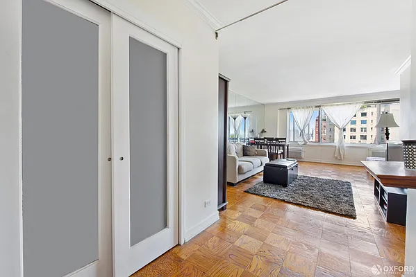 Rented by Oxford Property Group | media 18