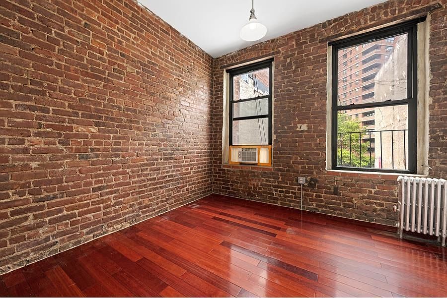 2nd image of 191 Henry St APT 11