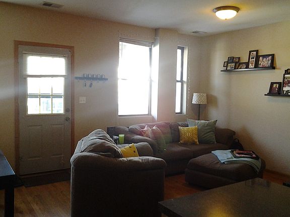 3rd image of 3841 N Lincoln Ave