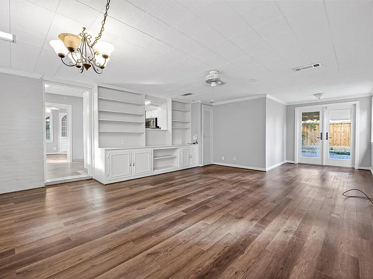 3731 Drake St — Photo 21