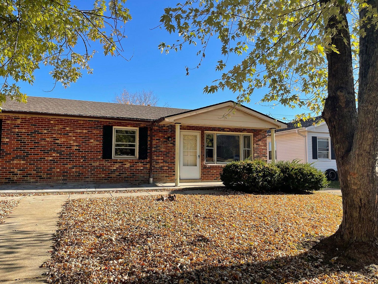 1341 Leaning Tree Ln #B, Lexington, KY 40517 | Zillow