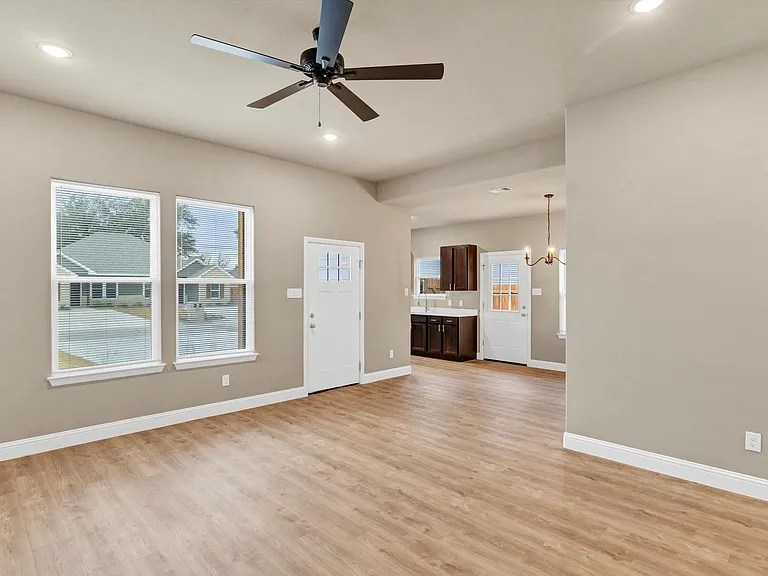 406 Lakeview St #A — Photo 5