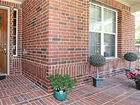 2nd image of 3641 Nandina Dr