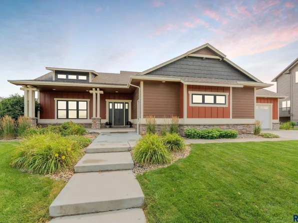8809 E Fiddlewood Dr, Sioux Falls, SD 57110