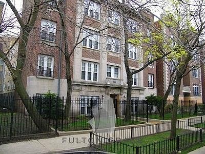 1st image of 4241 N Kenmore Ave Unit 204