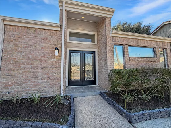 6111 Ogden Forest Dr, Houston, TX 77088