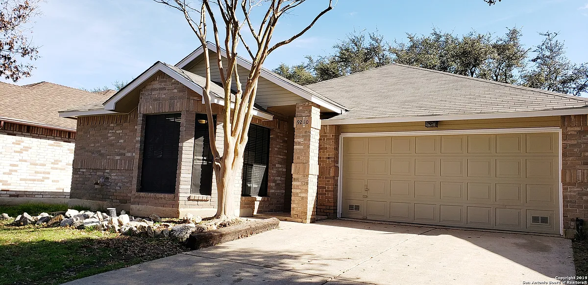Building Photo - 9210 Fishers Hill Dr