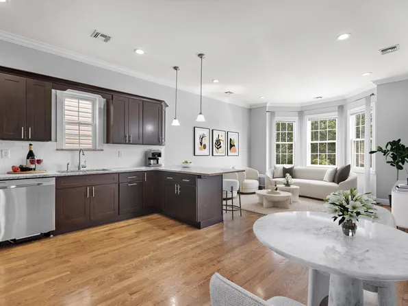 124 Highpoint Ave #2, Weehawken, NJ 07086