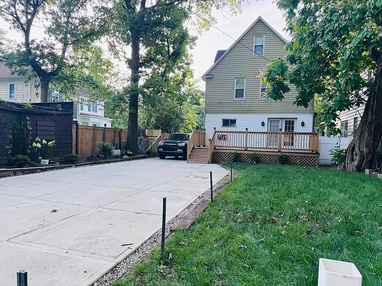 9809 Baltic Rd — Photo 32