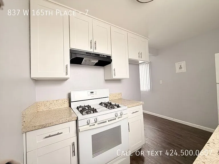837 W 165th Pl #7 — Photo 14