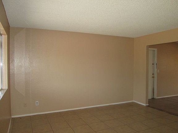 4th image of 2554 E Impala Ave