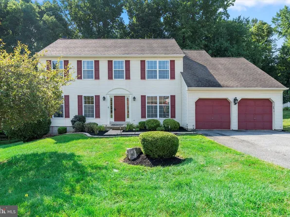 450 Greenwood Dr, Wilmington, DE 19808