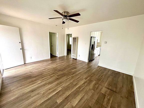 3rd image of 14618 Larch Ave #14618