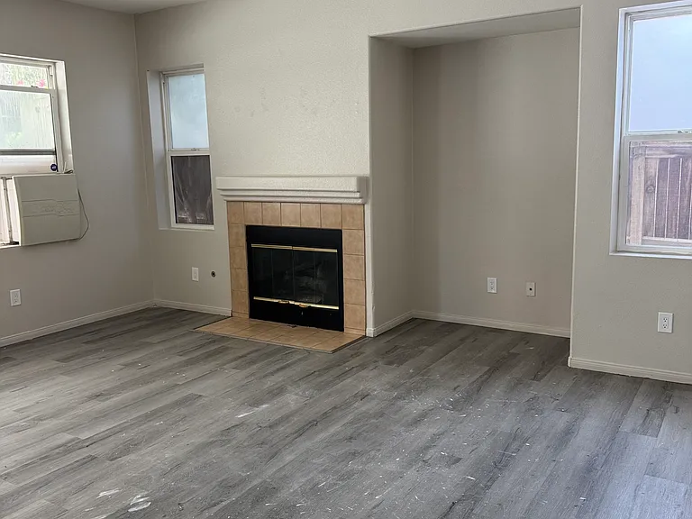 13225 Acacia Ave — Photo 6