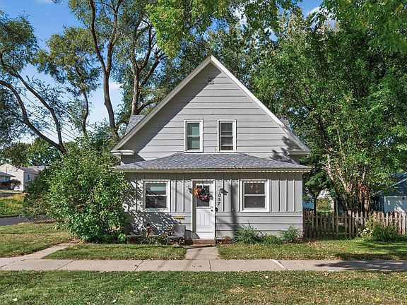 2nd image of 1057 Winslow Ave