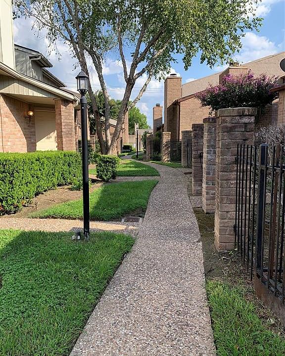 2nd image of 13435 Parkway Blvd