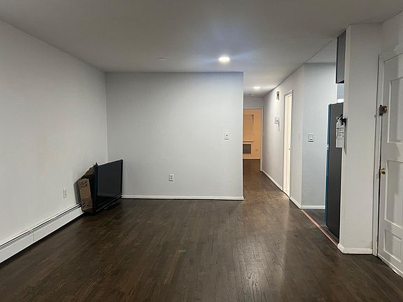 3rd image of 657 E 102nd St Floor 1