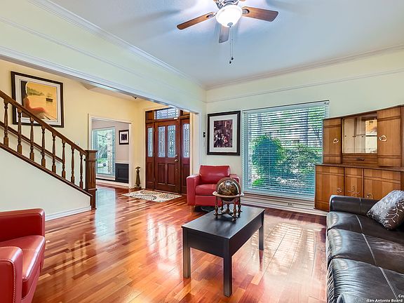 5th image of 13702 Yellow Oak Circle