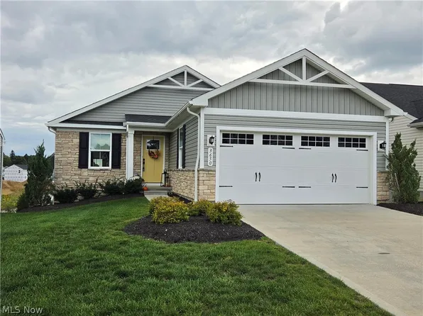 3650 Clubview Dr, Barberton, OH 44203