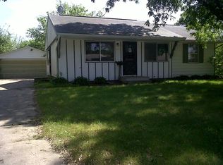 701 Greenbrier Rd, Waterloo, IA 50703