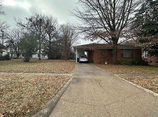 103 W 10th St, Caruthersville, MO 63830