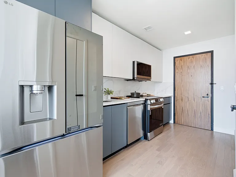 628 Summit Ave #1 — Photo 5
