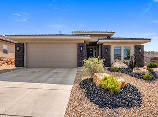 902 N Sandy Talus Dr, Washington, UT 84780