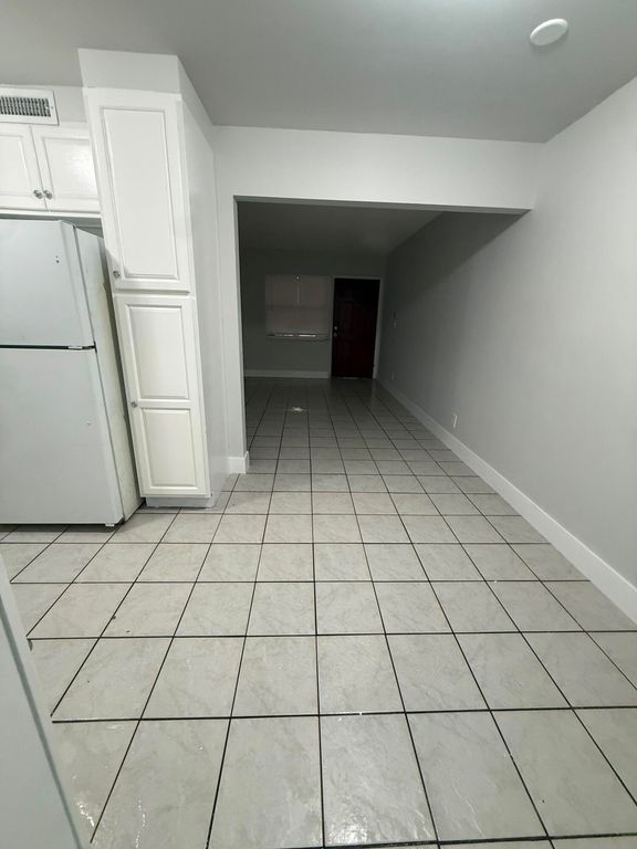 313 SW 1ST Court #L-3, photo 7