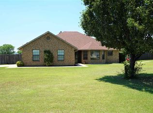 13 Meadow Dr, Elgin, OK 73538