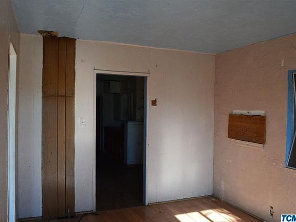 2nd image of 1128 W Houston Ave