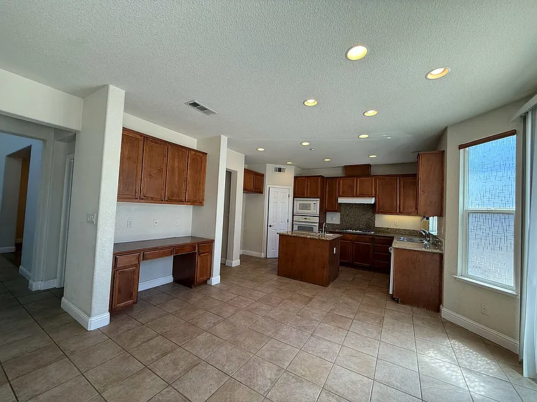 1760 Anastasia Dr — Photo 2