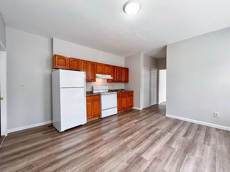 158-160 Westland St / Amauta Apartments, LLC — Photo 1
