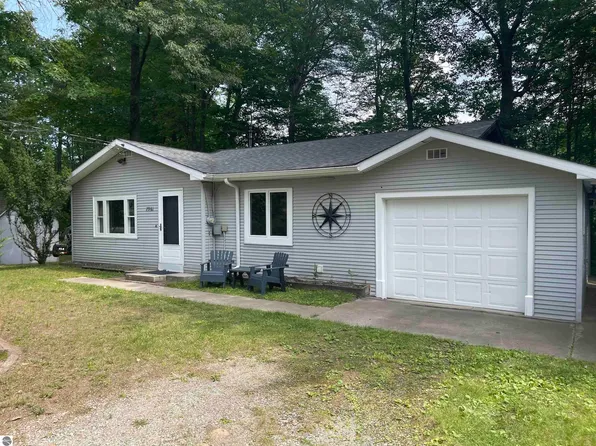 7961 Lakeside Blvd, Hale, MI 48739