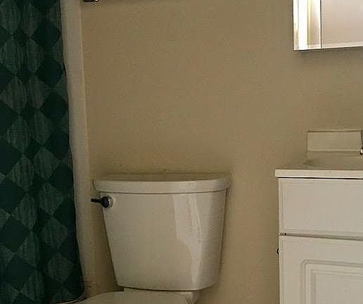 4th image of 1020 Broadway St APT E37