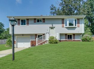 9 Arlington Dr, Howell, NJ 07731