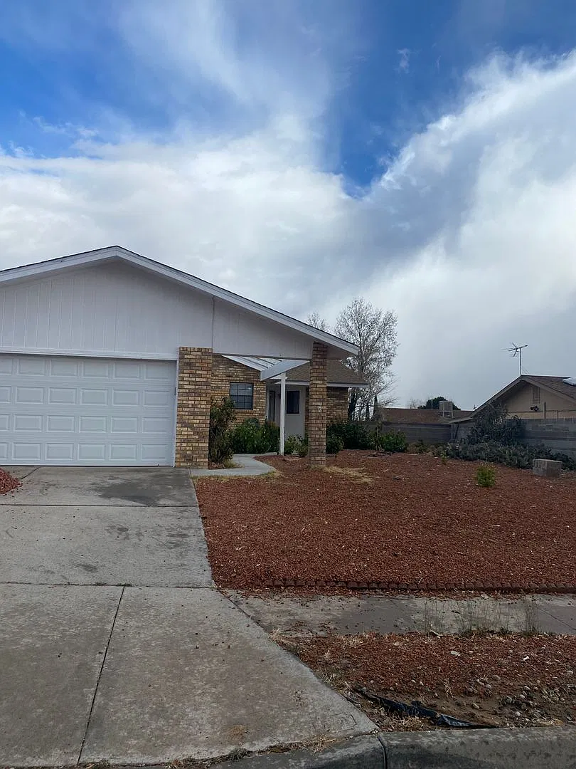 3BED by Taylor Ranch park! — Photo 1