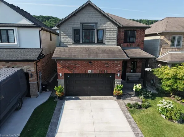 102 Willow Ln, Grimsby, ON L3M 5P7