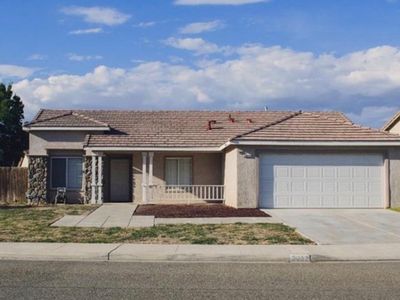 3033 Mission Dr, Hanford, CA, 93230