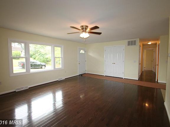 3rd image of 1125 Meander Dr
